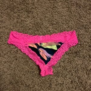 PINK VS Thong